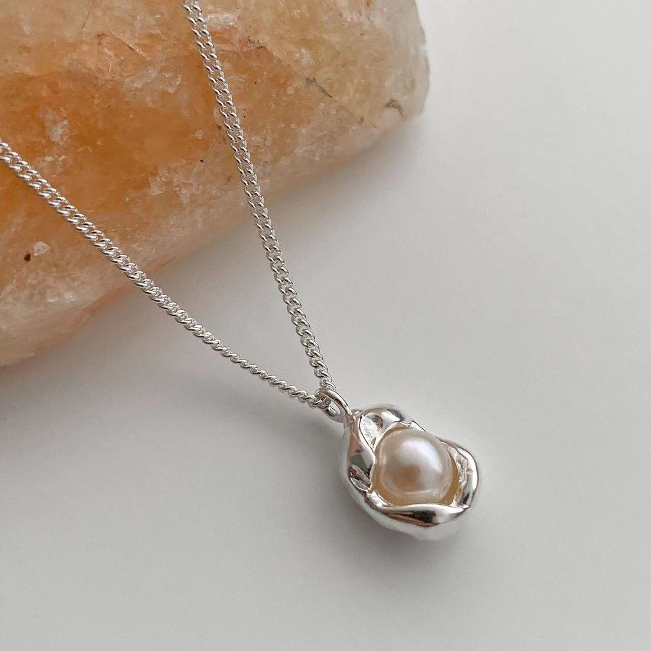 Oval Pearl Necklace
